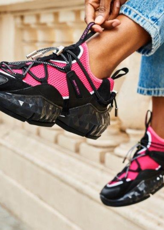 تشكيلة Jimmy Choo كروز 2020.. للسيدات دخول لافت إلى المسرح