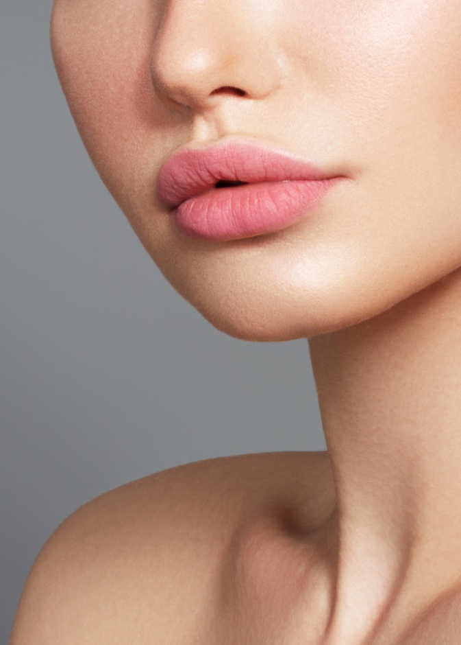 خلطات طبيعية لنضارة الشفايف