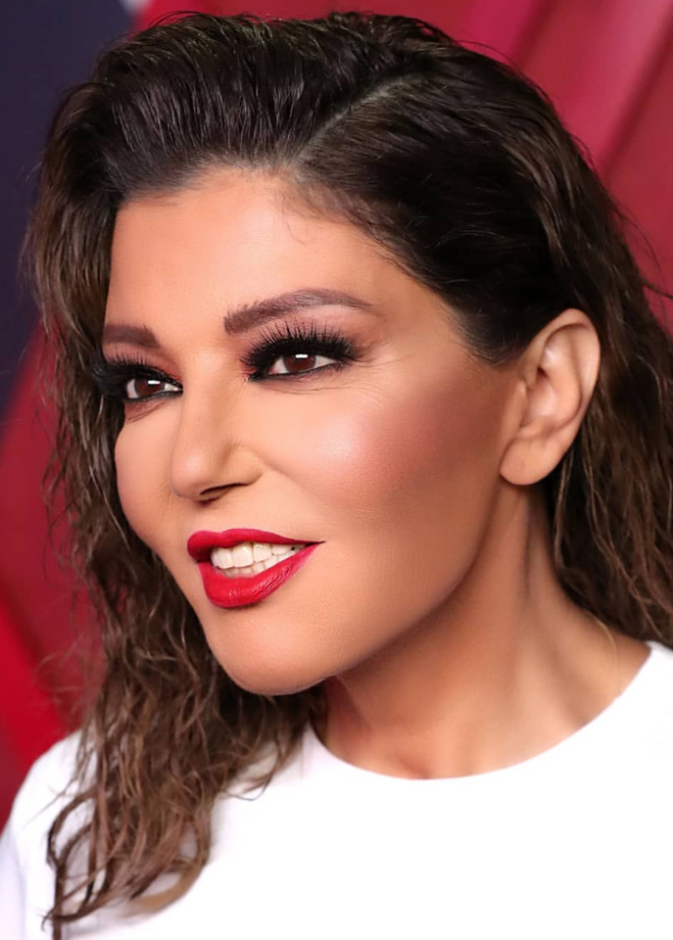 اطلالات جمالية خارجة عن المألوف في مكياج سميرة سعيد