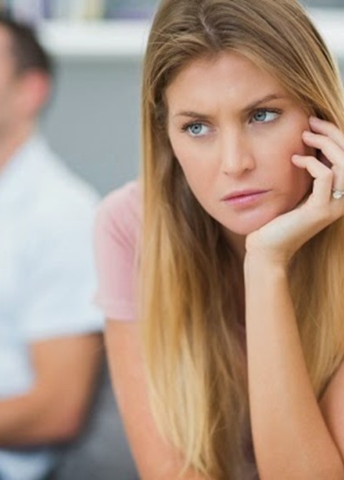 كيف تتعامل الزوجة مع الزوج البارد عاطفيا