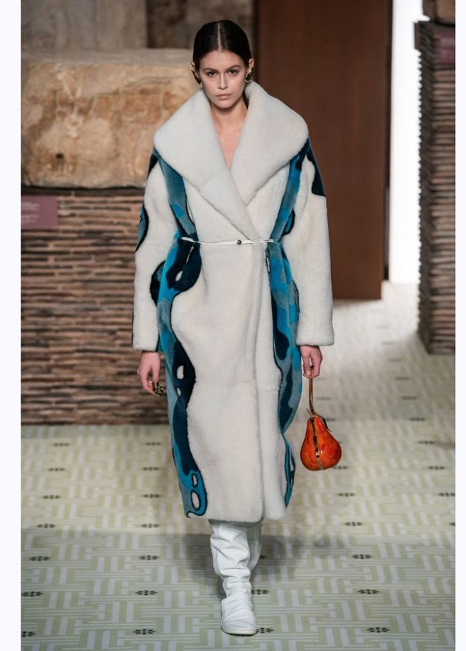 معطف فرو منLanvin