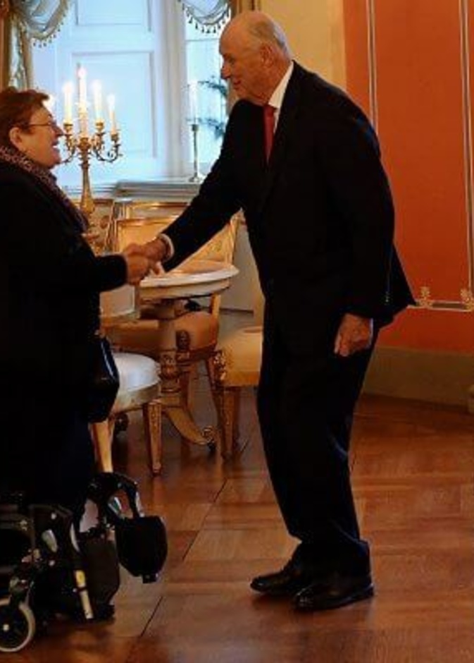 الملك هارالد والملكة سونيا يستضيفان حفل الشاي بشكل سنوي