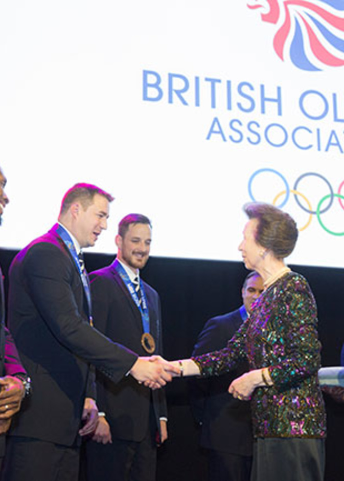 الأميرة آن ضيف شرف في حفل خيري للجنة الأوليمبية