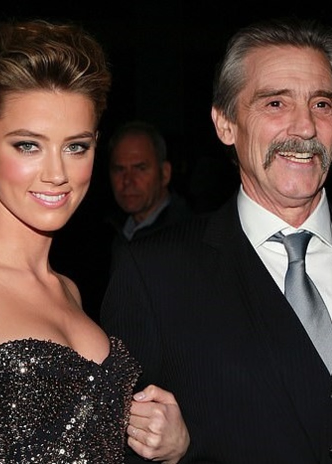 أمبر هيرد ووالدها