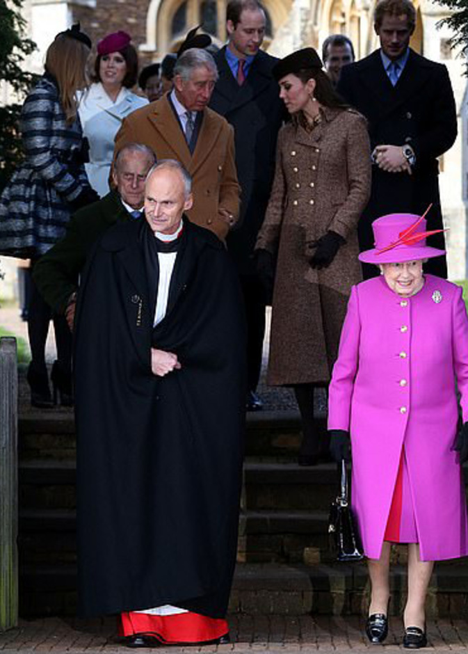 الأمير تشارلز اجتمع مع والده لمناقشة أزمة الأمير أندرو