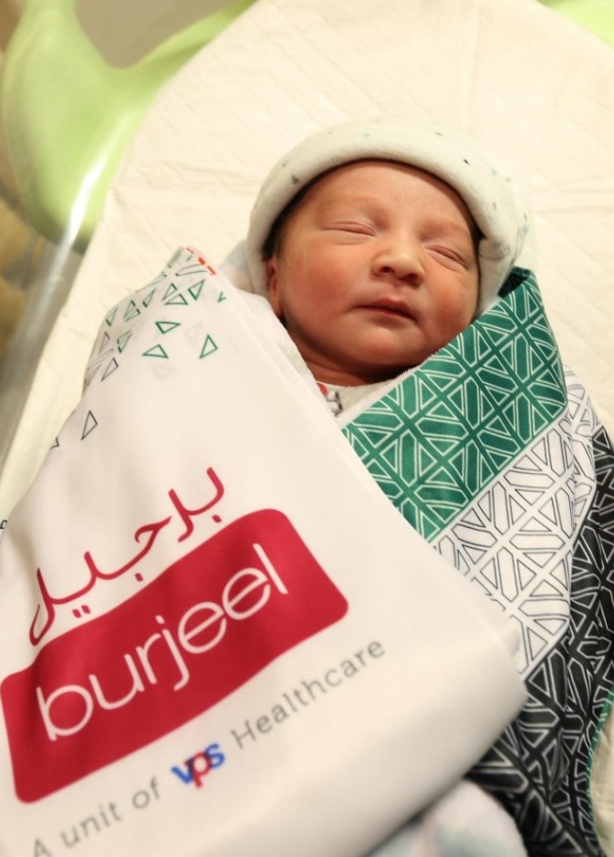 ريان أول مولود بمستشفى برجيل في اليوم الوطني الـ 48 للإمارات 