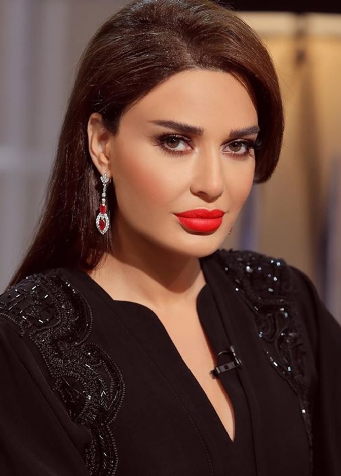 سيرين عبد النور ركزت على احمر الشفاه الصارخ