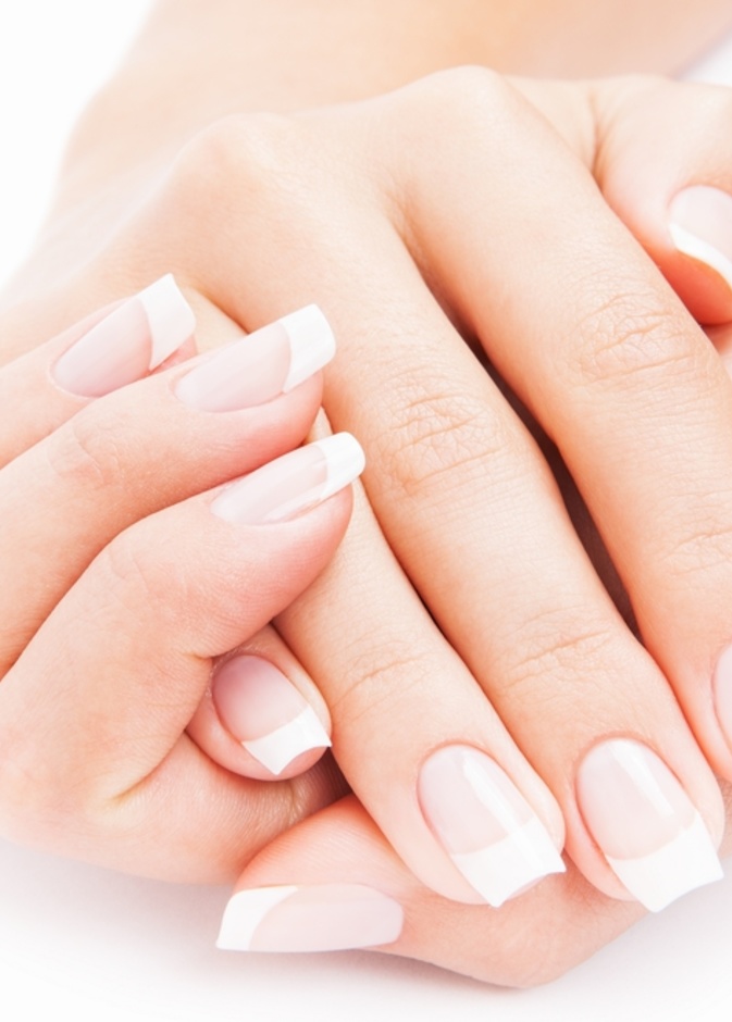  إضافة الفيتامين إلى الطلاء المفضل لك لحماية الاظافر