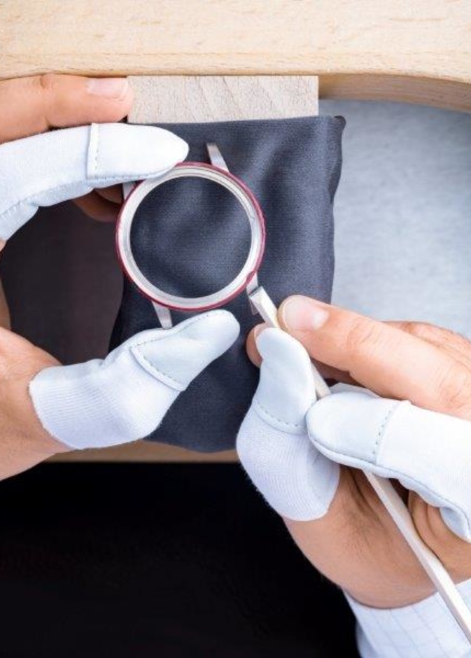 تصنيع دقيق لغطاء العلبة الخلفي أو الحافة