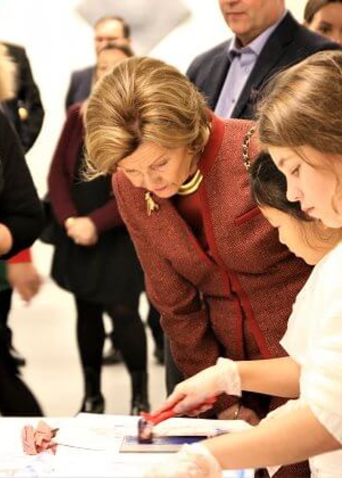 الملكة سونيا تقدم جائزة الملكة سونيا المدرسية لعام 2019