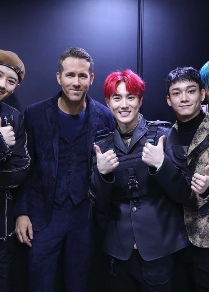فرقة EXO وريان رينولدز
