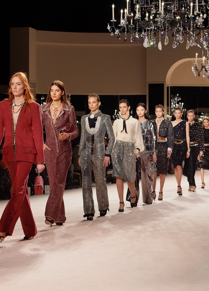 MÉTIERS D’ART .. مجموعة معاصرة أيقونية من Chanel