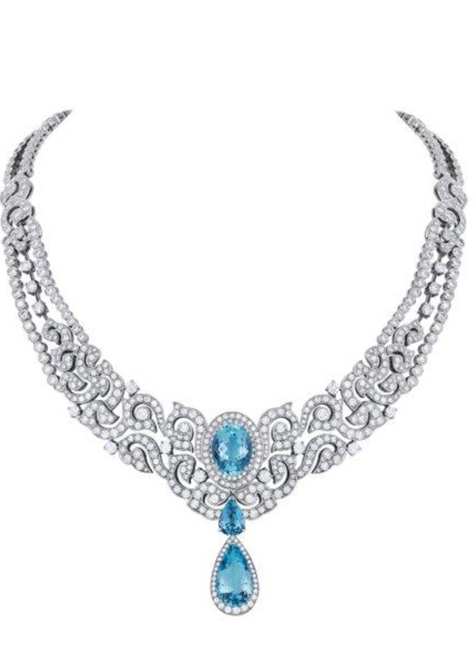 عقد الماس فخم بفص ازرق