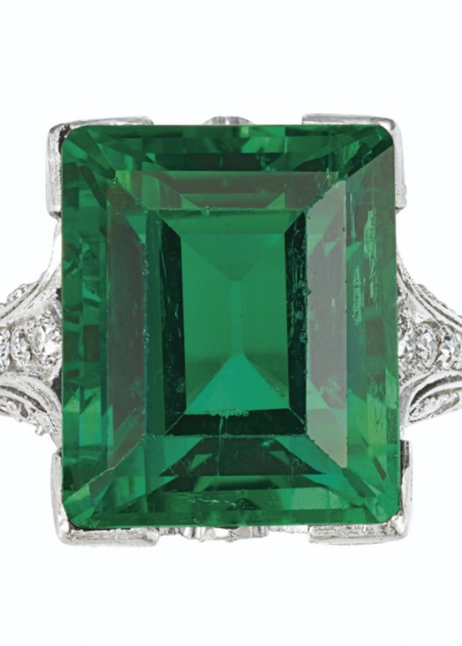  خاتم بيل ايبوك من تيفاني مع حجر زمرد