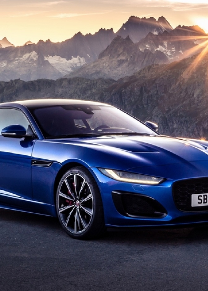 F Type تنافس سيارات بورش الرياضية