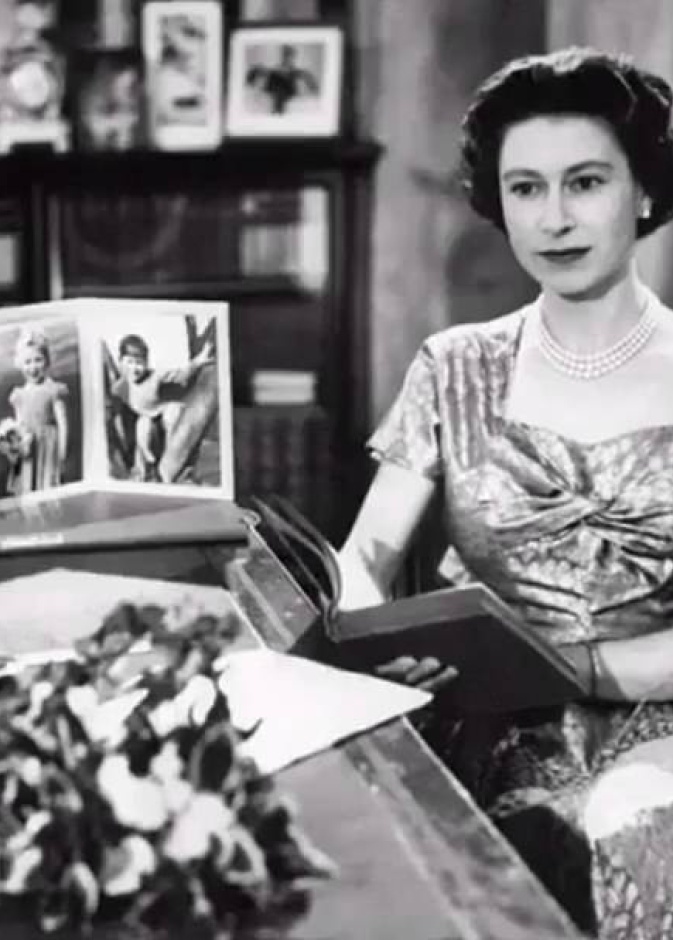 الصفحة الرسمية للعائلة المالكة البريطانية تنشر فيديو نادر للملكة