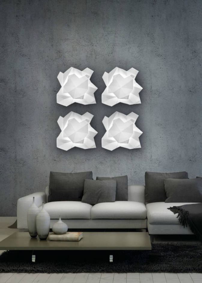 إنارة الدرج بمصابيح جدارية لا تأخذ حيزا في الفراغ