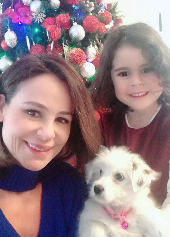 النجمة كارول سماحة تشارك جمهورها هذه الصورة اللطيفة