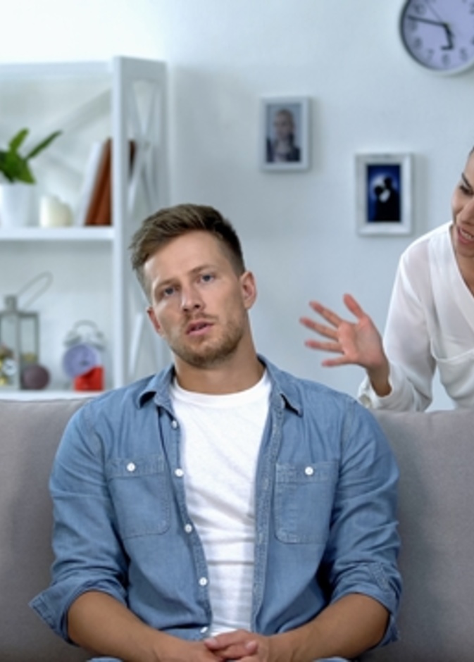 كيف يتعامل الزوج مع الزوجة المتنمرة