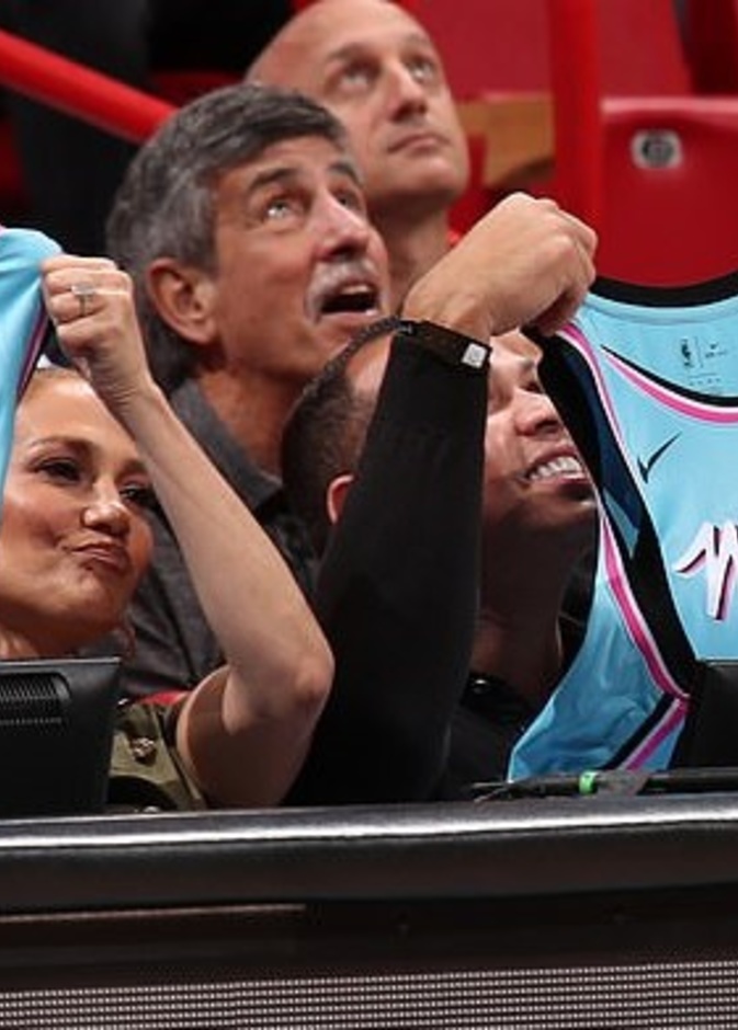 جينيفر لوبيز و أليكس رودريجيز