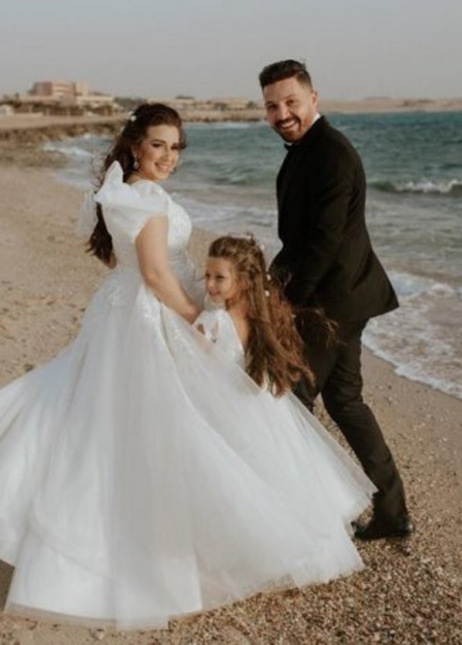 أسما شريف وابنتها