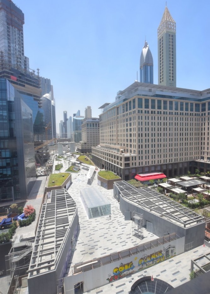 مركز دبي المالي العالمي يستضيف النسخة الأولى من فعالية DIFC Runway في قرية البوابة