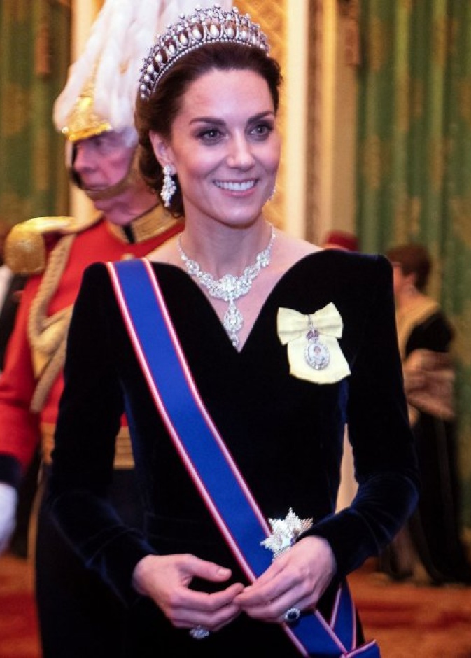 أقراط الدوقة كيت ميدلتون