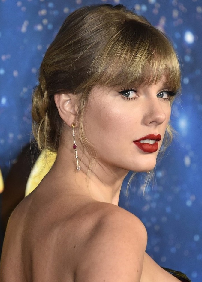 تايلور سويفت في العرض الأول من فيلم cats