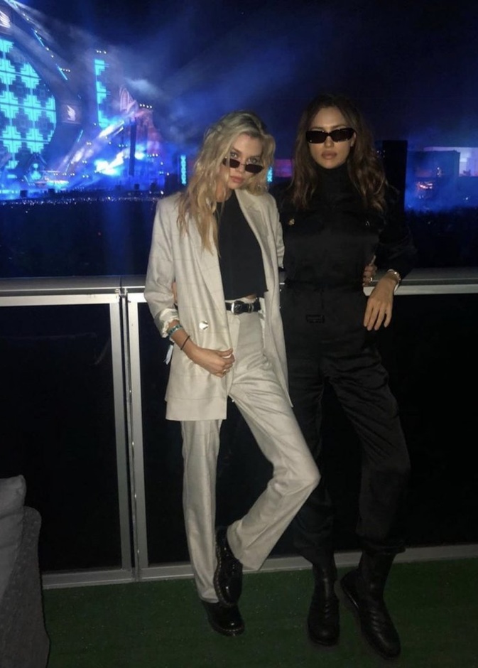 إيرينا شايك وستيلا ماكسويل في حفل MDL Beast في الرياض