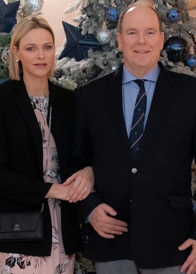 أمير وأميرة موناكو يزوران مستشفى الأميرة غريس بمناسبة أعياد الميلاد