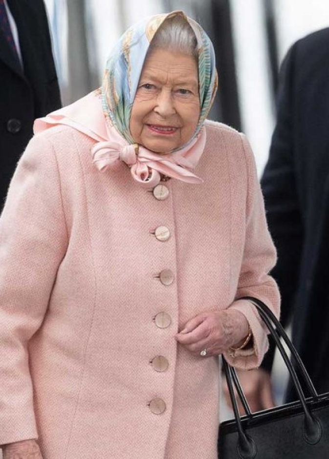 ملكة بريطانيا تصل إلى ساندرينجهام استعدادا لبدء عطلة رأس السنة