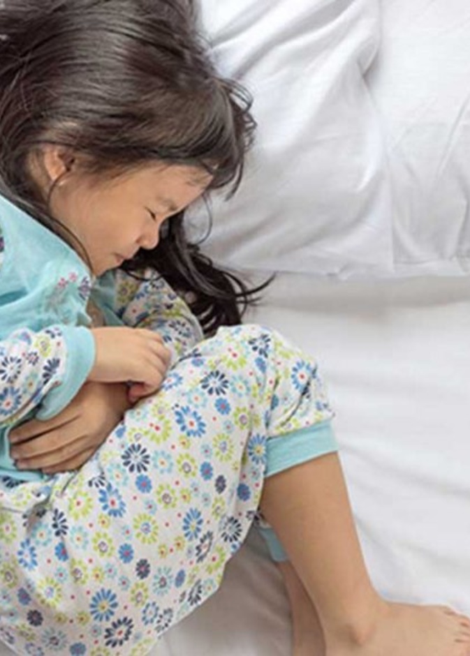 اعراض اصابة الاطفال بديدان البطن وطرق علاجها