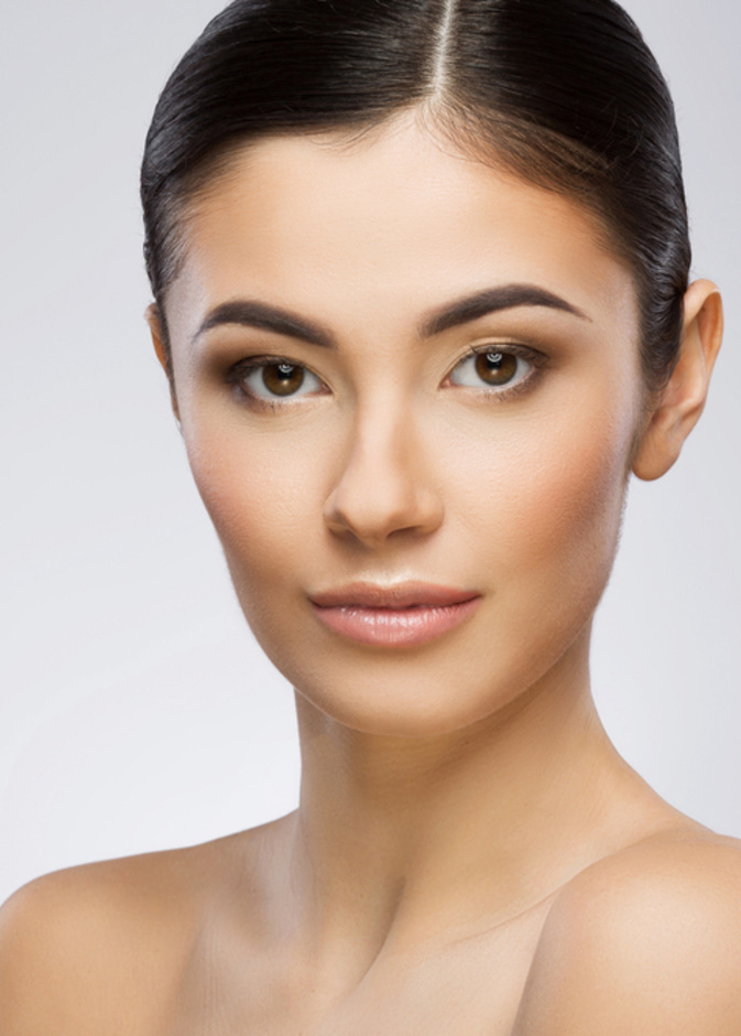 فوائد  واضرار زيت الخروع للحواجب والرموش