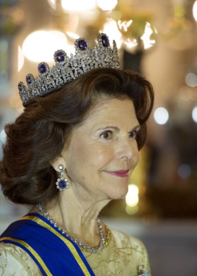  الملكة سيلفيا تحتفل بعيد ميلادها السادس والسبعين