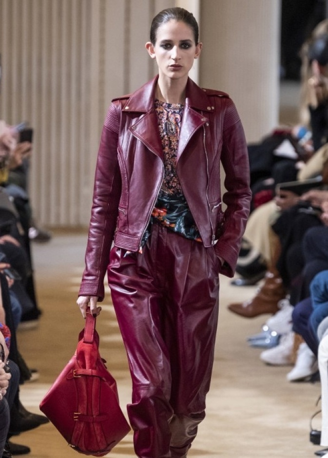 كيف تنسقين السترة الجلدية مع إطلالاتك اليومية من دار Salvatore Ferragamo