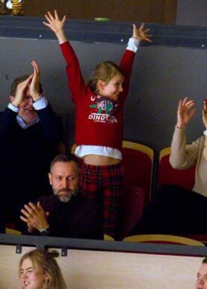 الأميرة استيل في إطلالة شتوية أنيقة