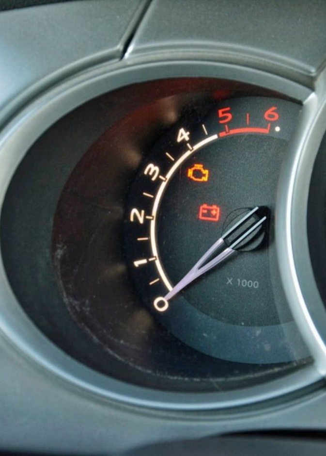  اسباب اضاءة اشارة فحص محرك السيارة check engine