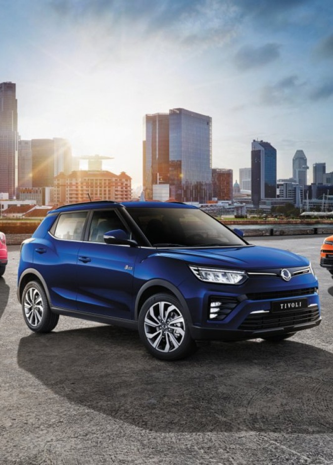 تأتي Tivoli مع مقدمة أنيقة مزودة بمصابيح أمامية وأخرى نهارية تعمل بتقنية LED