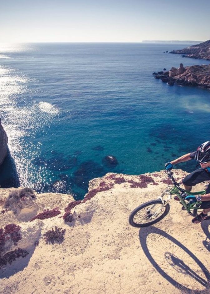 أبحر في مالطا