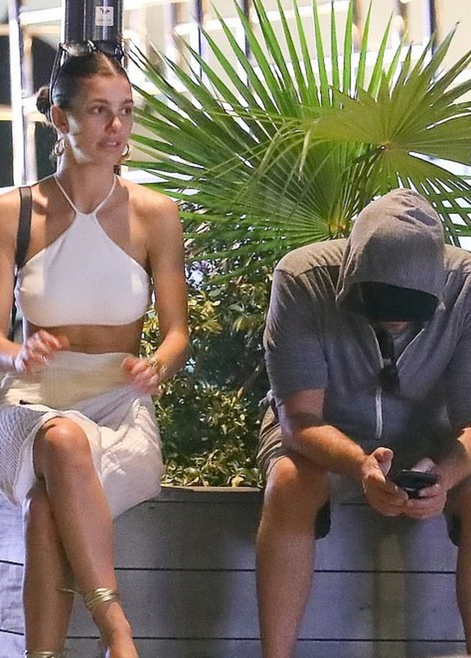 ليوناردو دي كابريو وصديقته كاميلا مارون