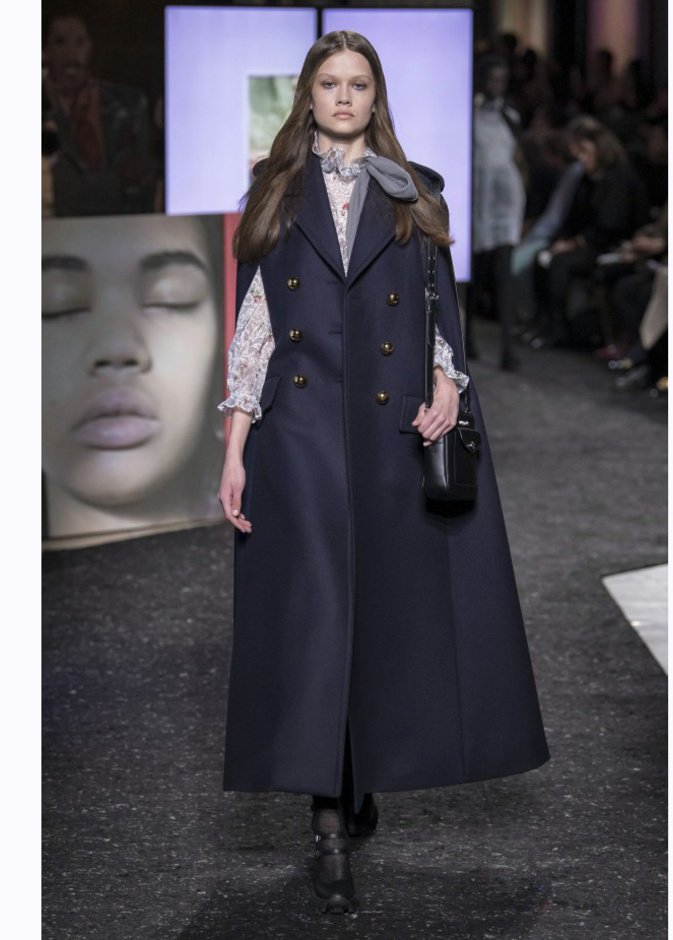 اجمل صيحات الكاب ارتديها مع بداية عام 2020 من Burberry