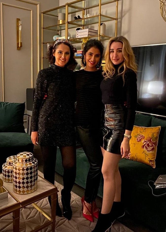 روبي تحتفل ببداية العام مع زميلاتها