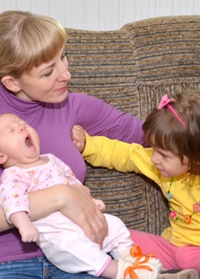 كيفية التعامل مع الطفل الغيور