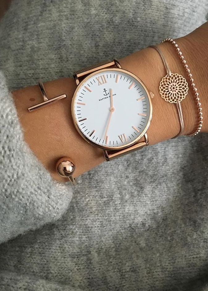 ساعات نسائية 