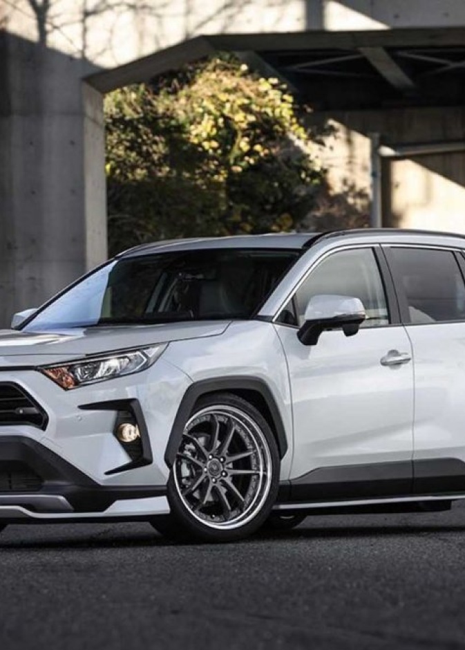 Kuhl-Racing تقدم نسخة معدلة ذات تصميم جريء من سيارة تويوتا Rav 4