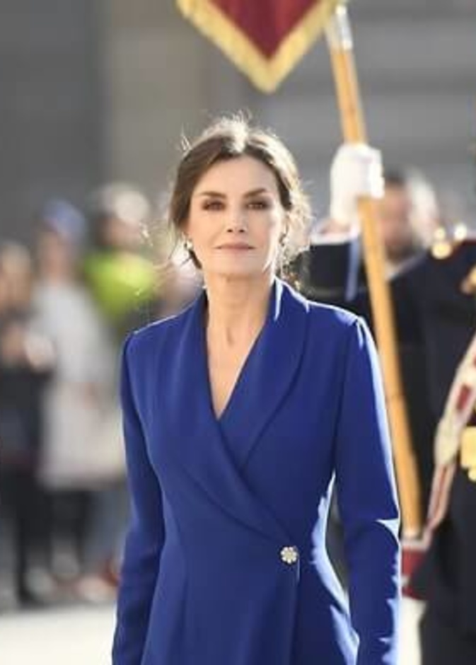 الملكة ليتيزيا في العرض العسكري الإسباني الملكي بمناسبة بداية العام الجديد