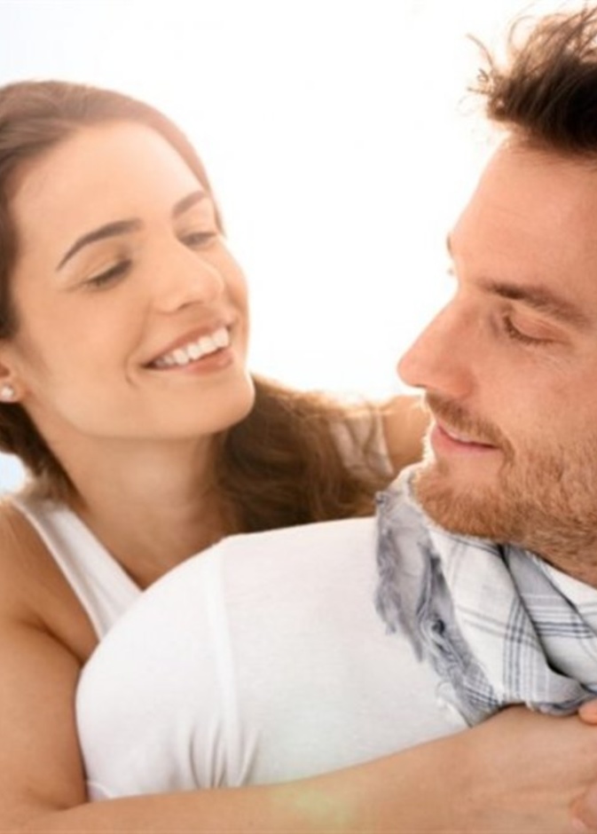 كيف يتعامل الرجل مع المرأة التي تحب الاهتمام