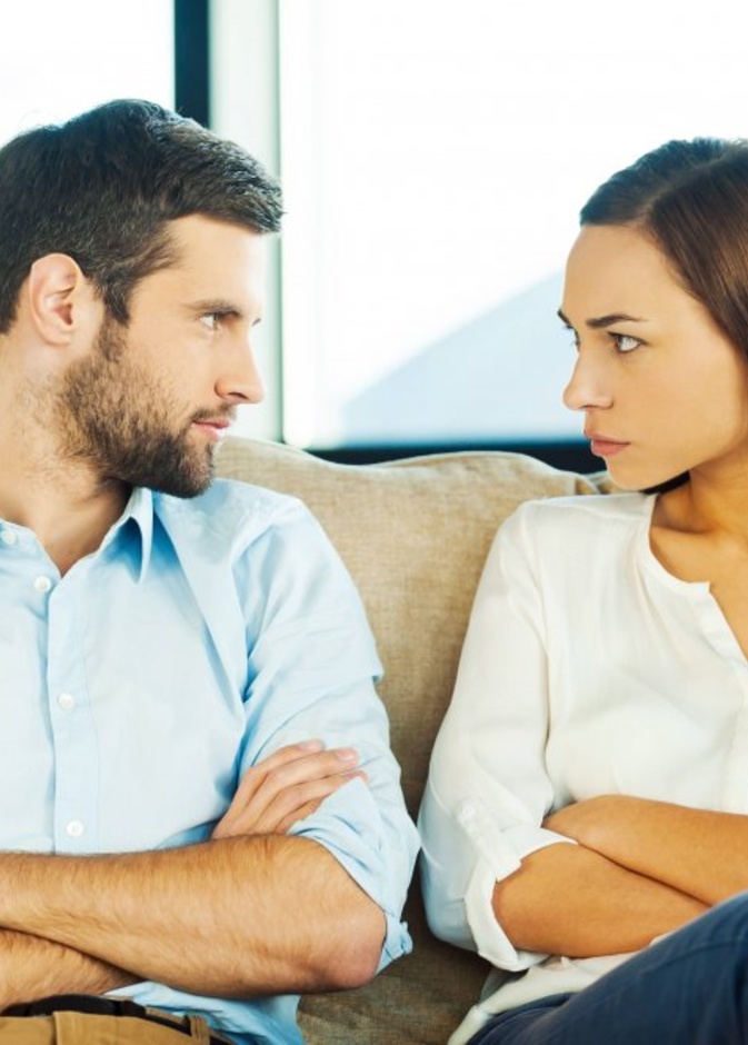 كيف يؤثر عناد الرجل على علاقته بزوجته