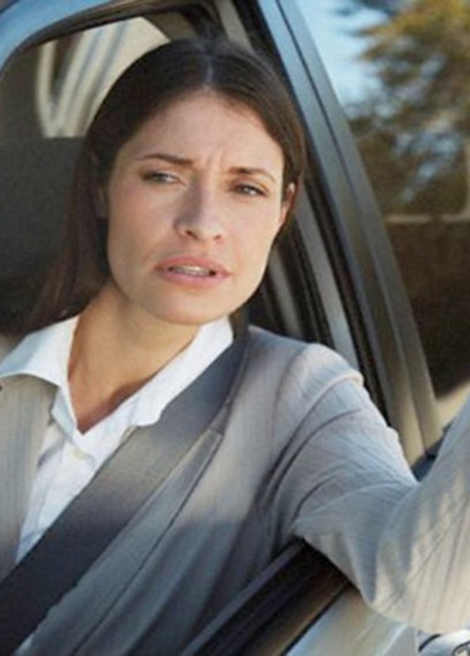 اتباع حركات طفيفة وتدوير الرأس يسهم في تحريك كامل عضلات الرقبة والكتفين، على أن تتم هذه العملية بكل الاتجاهين