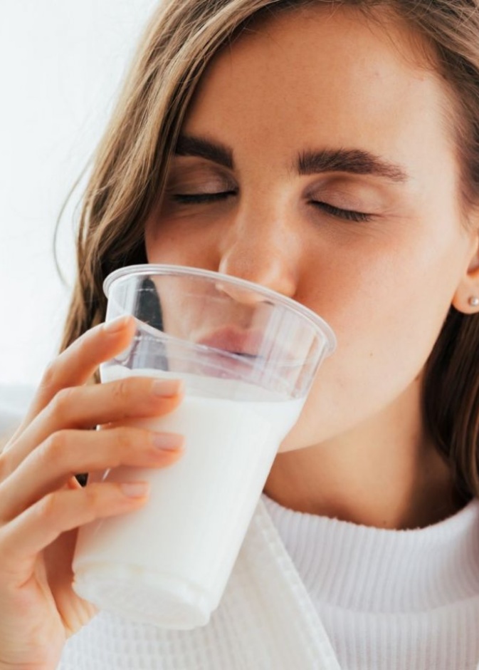 الحليب مهم لصحة البالغين